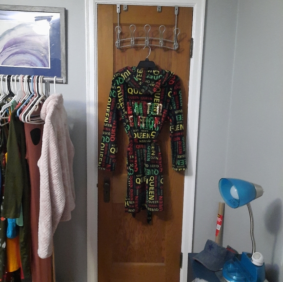 Queen Limited Edition Woman's Robe - Picture 3 of 3